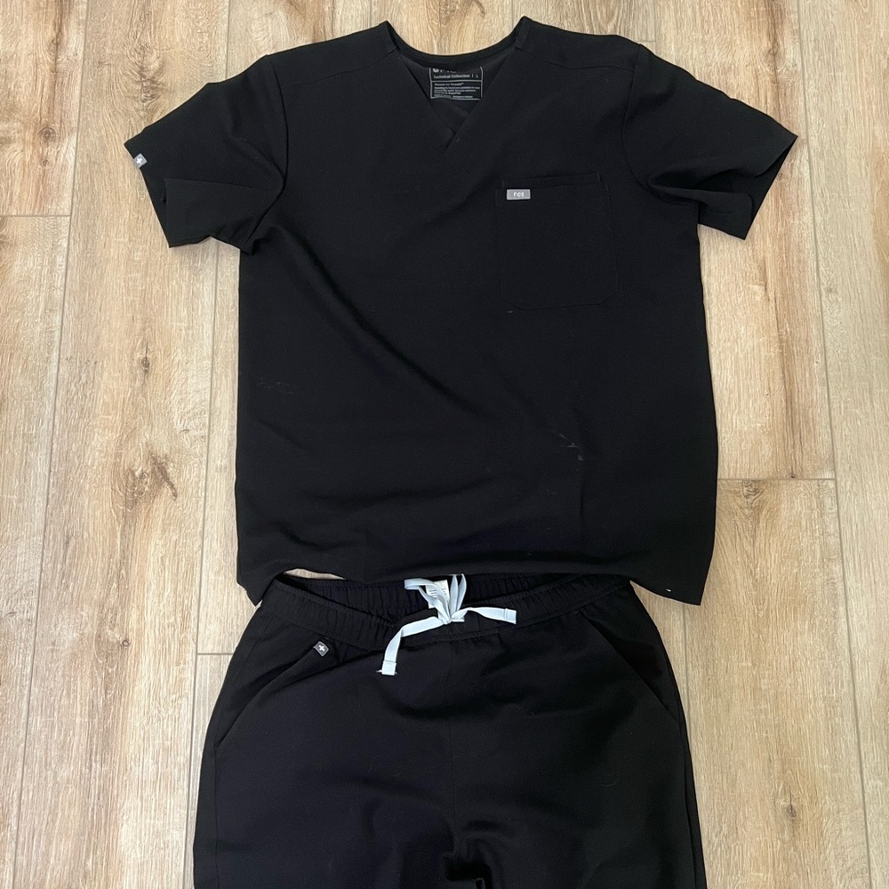 Mens black Figs scrub set